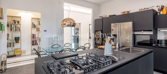 3 bedrooms Apartment in Milan, Italy No. 380586 9