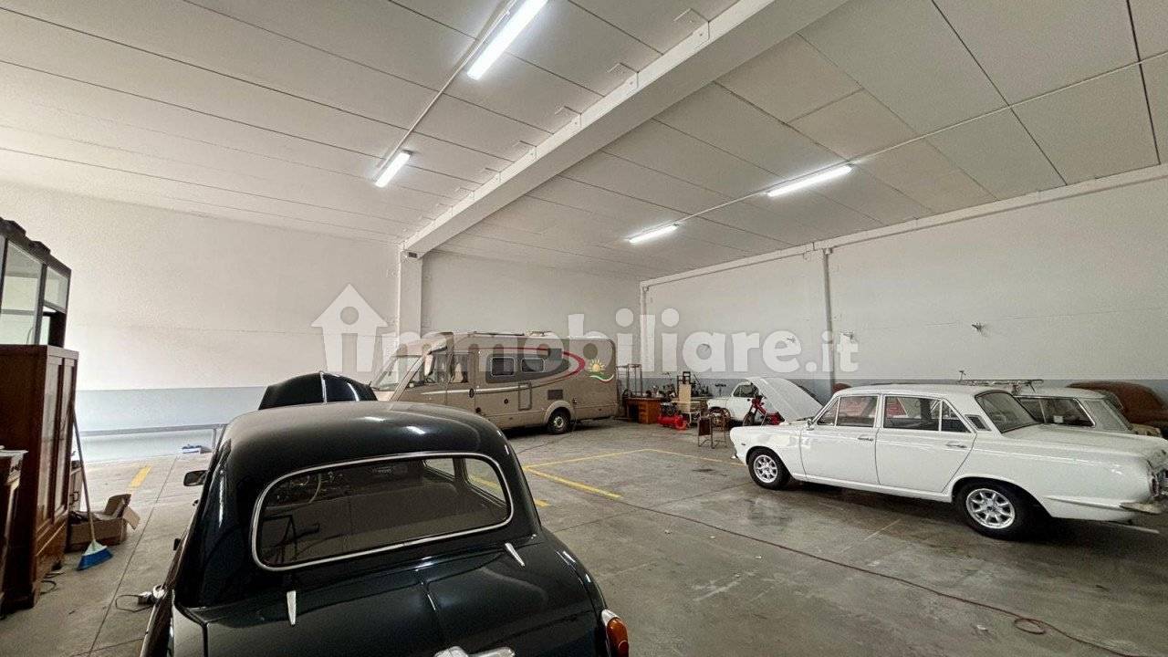 280m² Warehouse in Carpi, Italy No. 396043