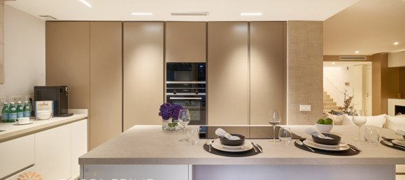 3 bedrooms Penthouse in Marbella, Spain No. 5739 19