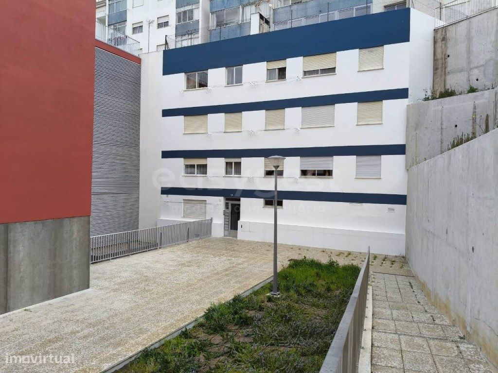 2 bedrooms Apartment in Sesimbra, Portugal No. 169557