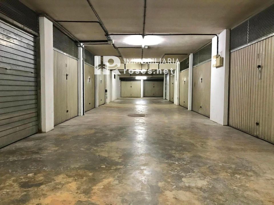 37m² Garage in Roses, Spain No. 179084