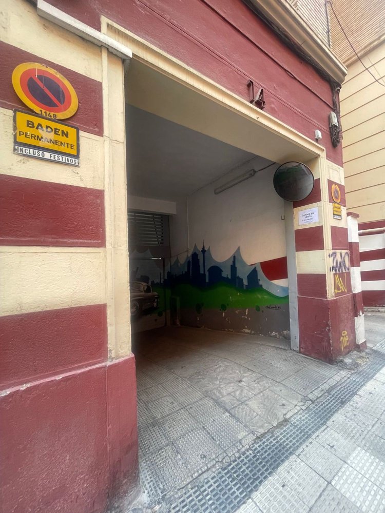 22m² Garage in Zaragoza, Spain No. 162554