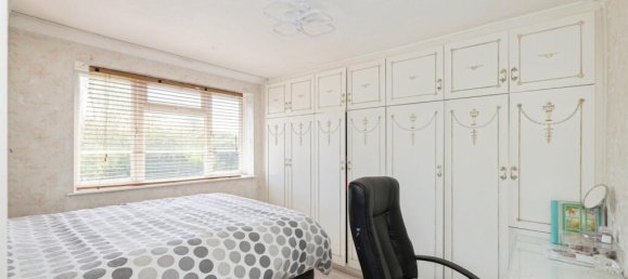 3 bedrooms House in Bushey, United Kingdom No. 6188 5