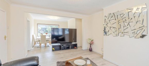 3 bedrooms House in Bushey, United Kingdom No. 6188 25