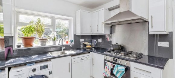 3 bedrooms House in Bushey, United Kingdom No. 6188 17