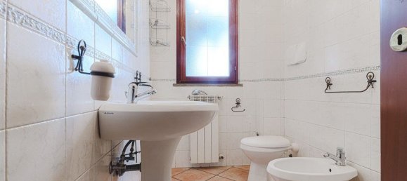 Дом с 5 комнатами в Монте Компатри, Италия № 29246 29