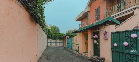 Дом с 5 комнатами в Монте Компатри, Италия № 29246 8