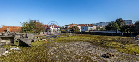 360m² Building in Porto, Portugal No. 41109 22