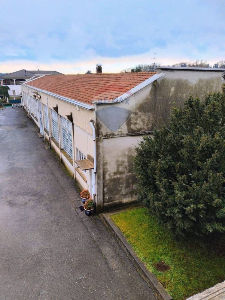 5 rooms Warehouse in Jerago con Orago, Italy No. 341956