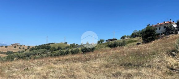 Terreno em Roseto degli Abruzzi, Italy 7000 m² N.º 297360 6