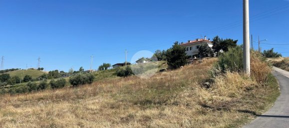 Terreno em Roseto degli Abruzzi, Italy 7000 m² N.º 297360 11