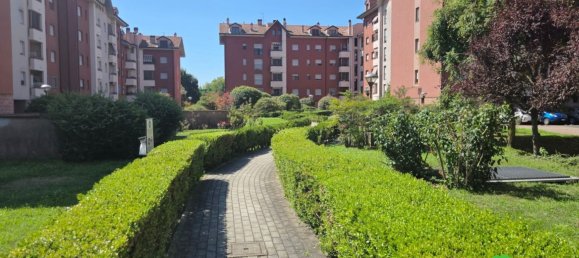 120m² Commercial property in San Giuliano Milanese, Italy No. 285875 4