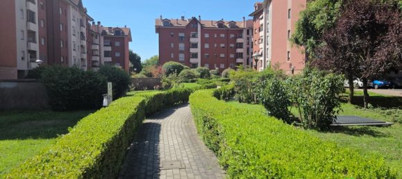 120m² Commercial property in San Giuliano Milanese, Italy No. 285875 3