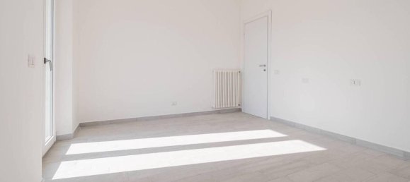 3غرفة منزل في Guidonia Montecelio, Italy رقم 17759 17