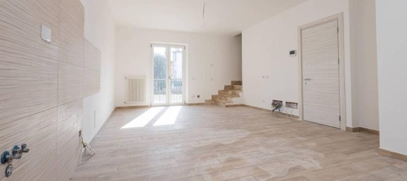 3غرفة منزل في Guidonia Montecelio, Italy رقم 17759 13