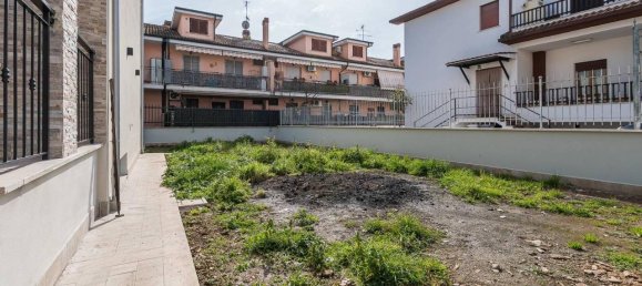 3غرفة منزل في Guidonia Montecelio, Italy رقم 17759 30