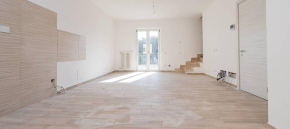 3غرفة منزل في Guidonia Montecelio, Italy رقم 17759 10