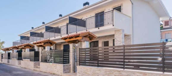 3غرفة منزل في Guidonia Montecelio, Italy رقم 17759 40