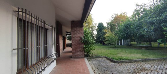 12 rooms Villa in Gaiba, Italy No. 220851 6