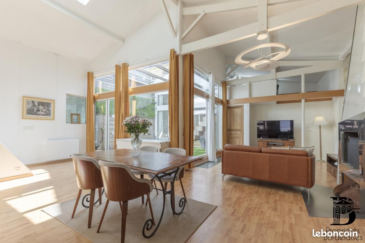 4 bedrooms Apartment in Bordeaux, France No. 102516