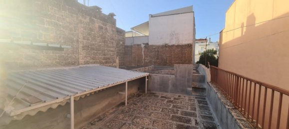 Дом с 3 комнатами в Casarano, Италия № 232843 8