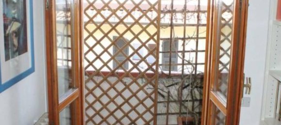 6 rooms House in Carrara, Italy No. 23250 14