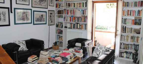 6 rooms House in Carrara, Italy No. 23250 2