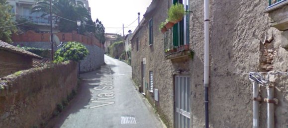 7 rooms Apartment in Messina, Italy No. 47880 2