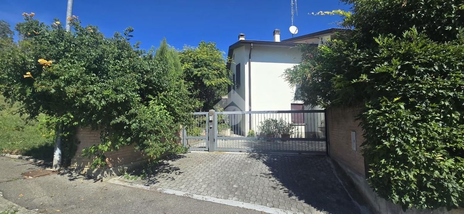5 Schlafzimmer Villa in Medesano, Italy, Nr. 403417