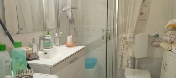 3 rooms Apartment in Bologna, Italy No. 34591 2