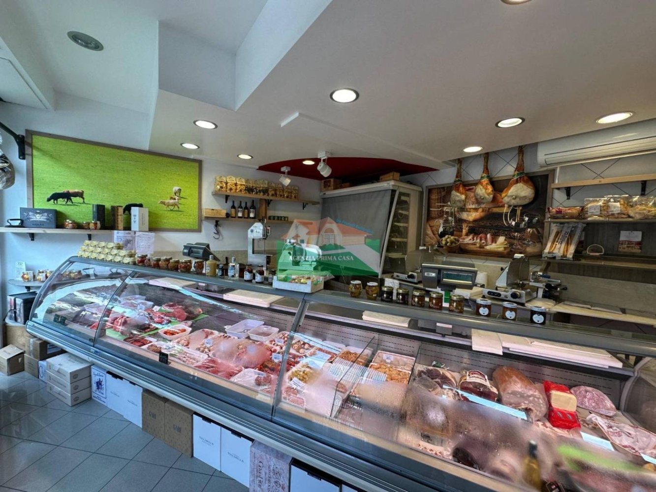 1 room Commercial property in Ravenna, Italy No. 285356