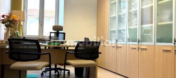 Oficina de 3 habitaciónes en Luino, Italy No. 92606 22