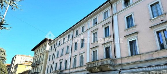 Oficina de 3 habitaciónes en Luino, Italy No. 92606 5