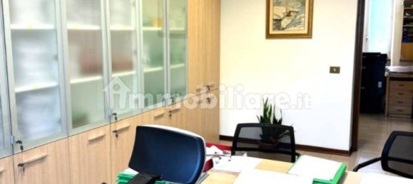 Oficina de 3 habitaciónes en Luino, Italy No. 92606 23