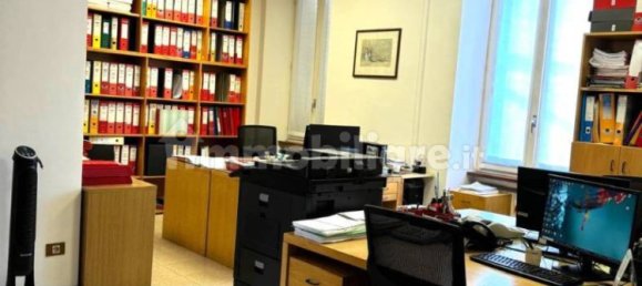 Oficina de 3 habitaciónes en Luino, Italy No. 92606 20