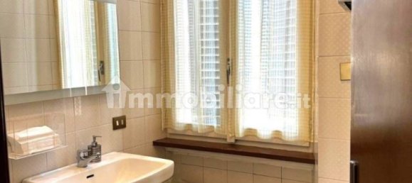 Oficina de 3 habitaciónes en Luino, Italy No. 92606 28