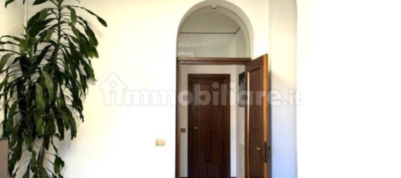 Oficina de 3 habitaciónes en Luino, Italy No. 92606 27