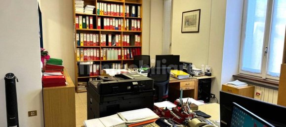 Oficina de 3 habitaciónes en Luino, Italy No. 92606 16