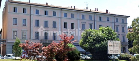 Oficina de 3 habitaciónes en Luino, Italy No. 92606 4