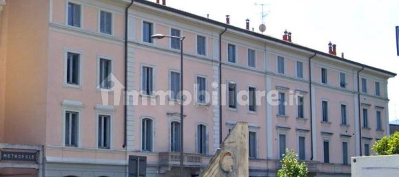 Oficina de 3 habitaciónes en Luino, Italy No. 92606 8