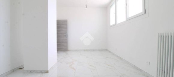 Квартира с 2 спальнями в Сассуоло, Италия № 14109 8