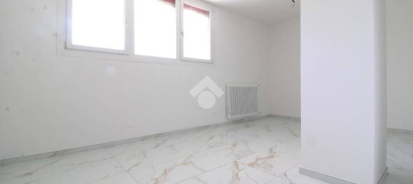 Квартира с 2 спальнями в Сассуоло, Италия № 14109 2