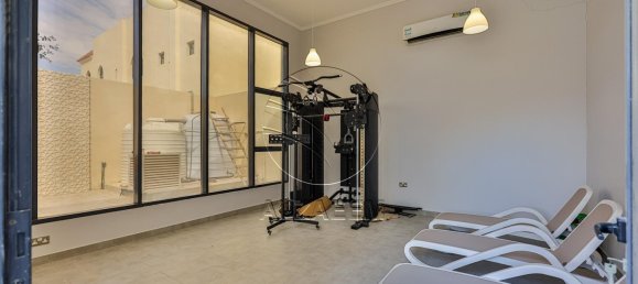 5 bedrooms Villa in Abu Dhabi, UAE No. 29264 21