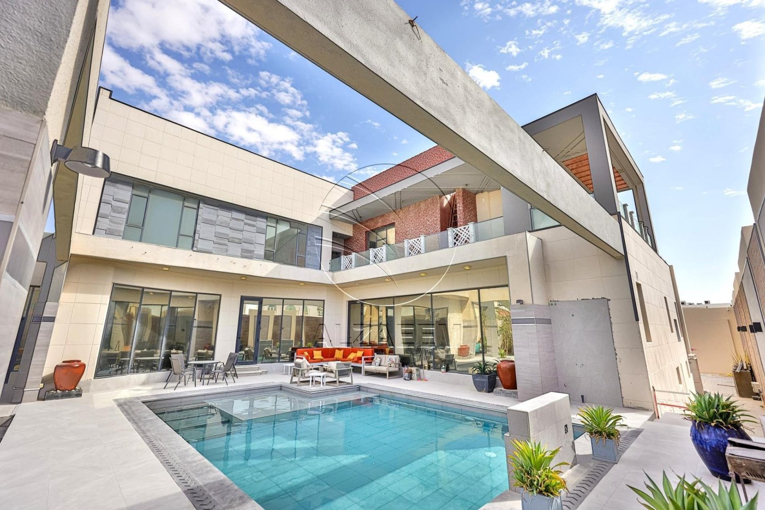 5 bedrooms Villa in Abu Dhabi, UAE No. 29264