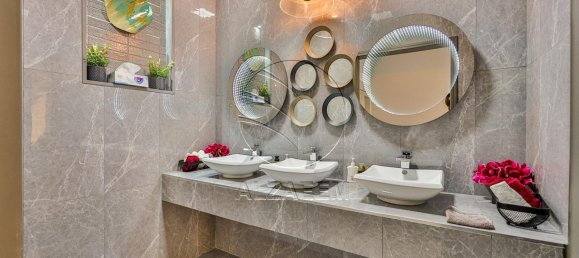 5 bedrooms Villa in Abu Dhabi, UAE No. 29264 12