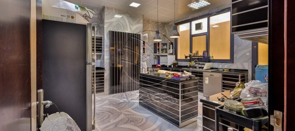 5 bedrooms Villa in Abu Dhabi, UAE No. 29264 13