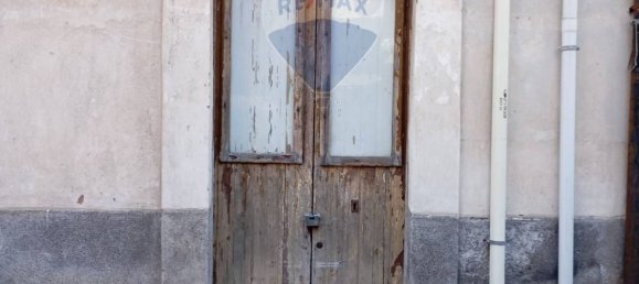 5 bedrooms Apartment in Catania, Italy No. 311633 4