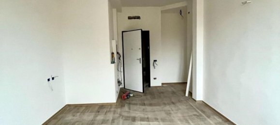 Studio in Florence, Italy, Nr. 37200 2