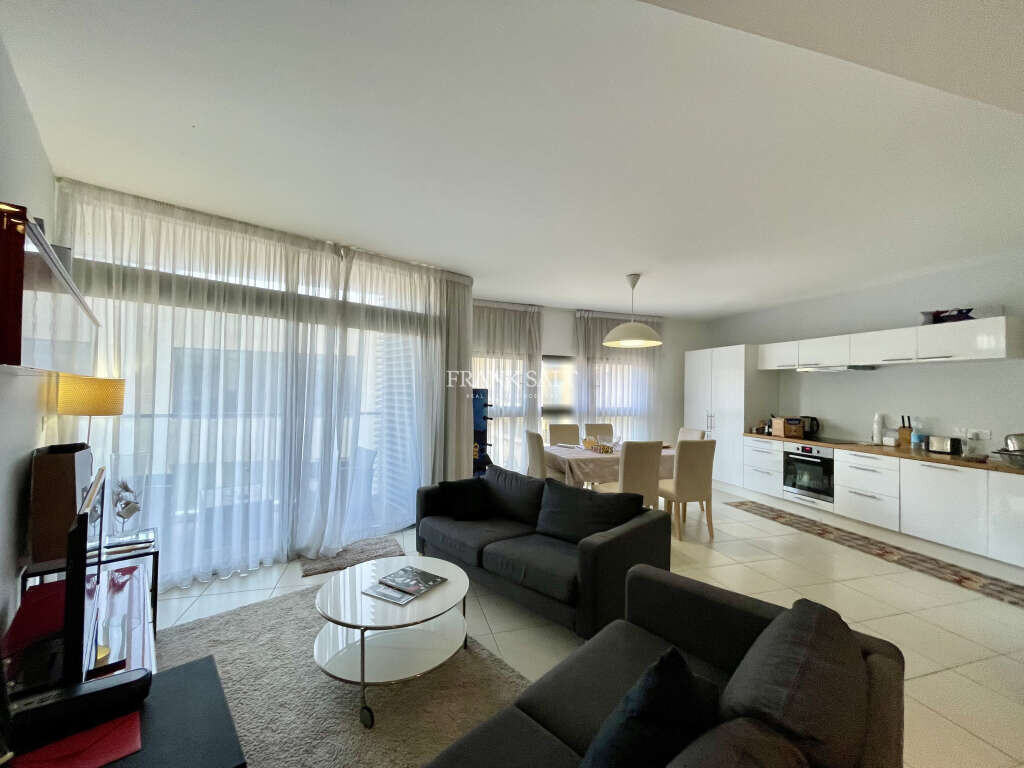 Apartamento de 2 dormitorios en Saint Julian's, Malta No. 11733