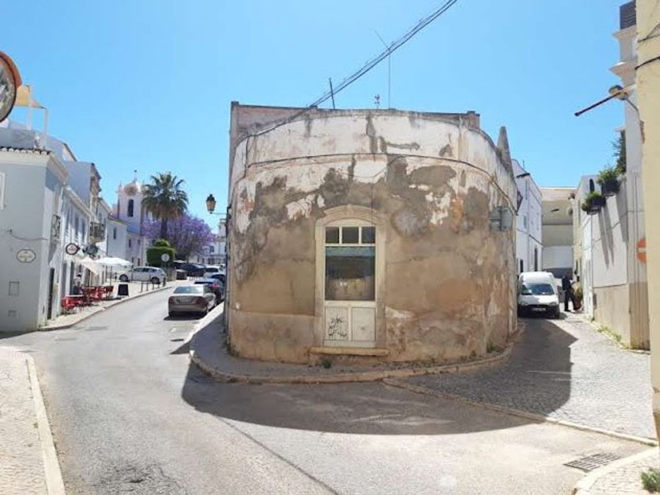 312m² Building in Loule, Portugal No. 189957